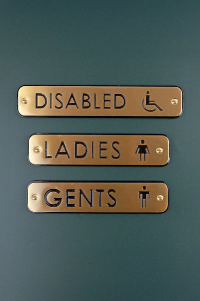 Satin-Messing-Türschild graviert für Damen, Herren oder Behinderte