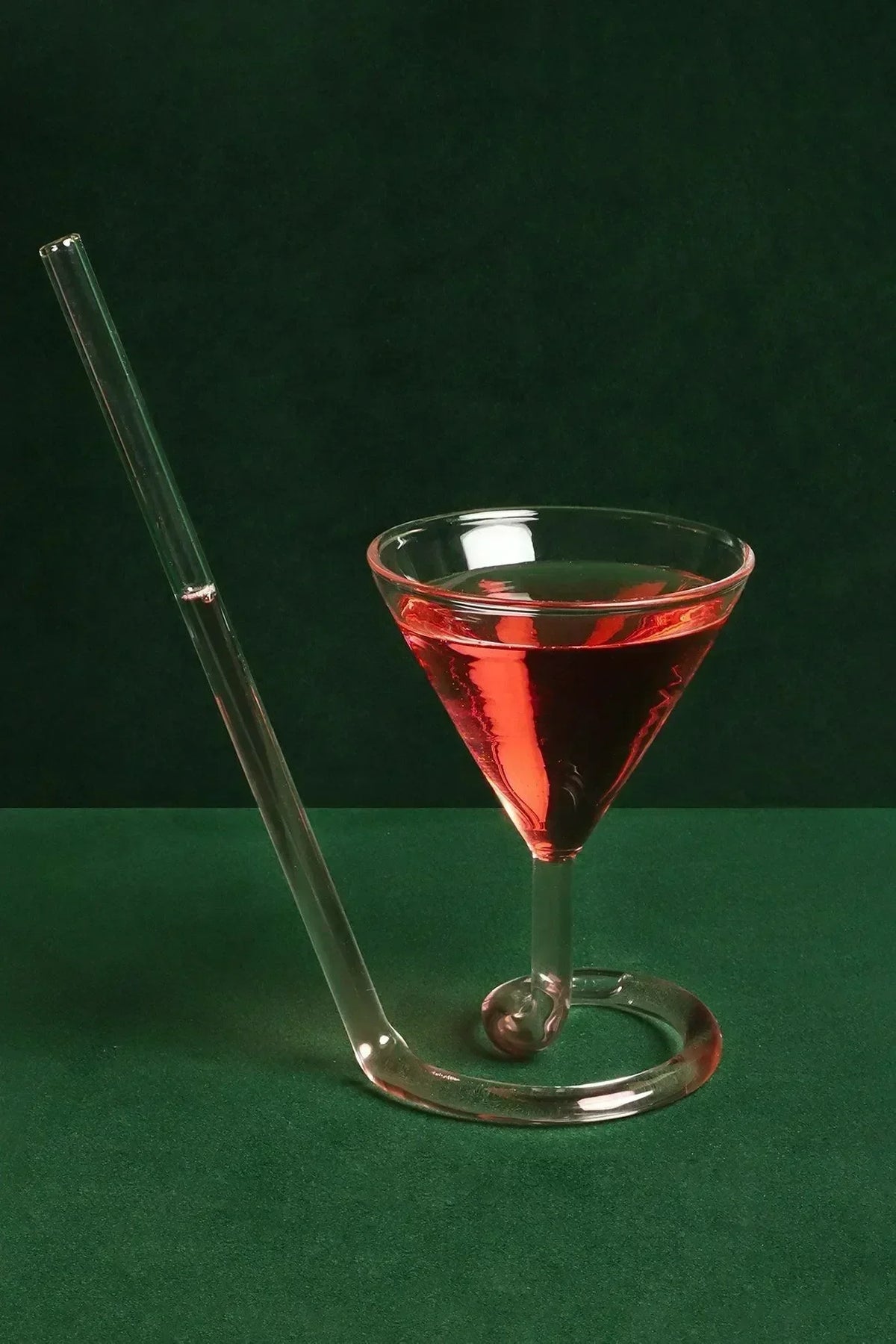 Innovative Sip Cocktail Glass with Built-In Straw — G Decor