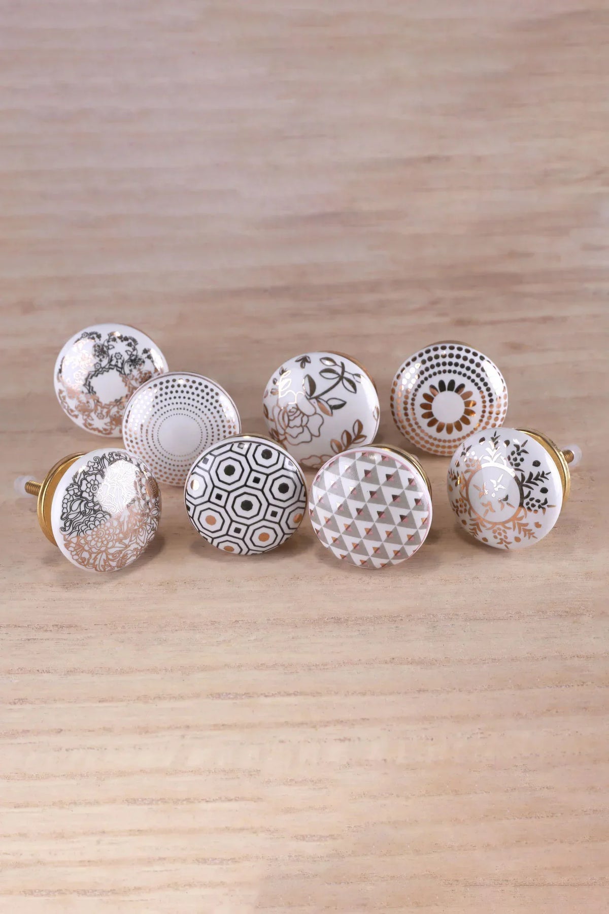 Royal Gold Queen's Grace Ceramic Cabinet Knobs Set of 8 — G Decor