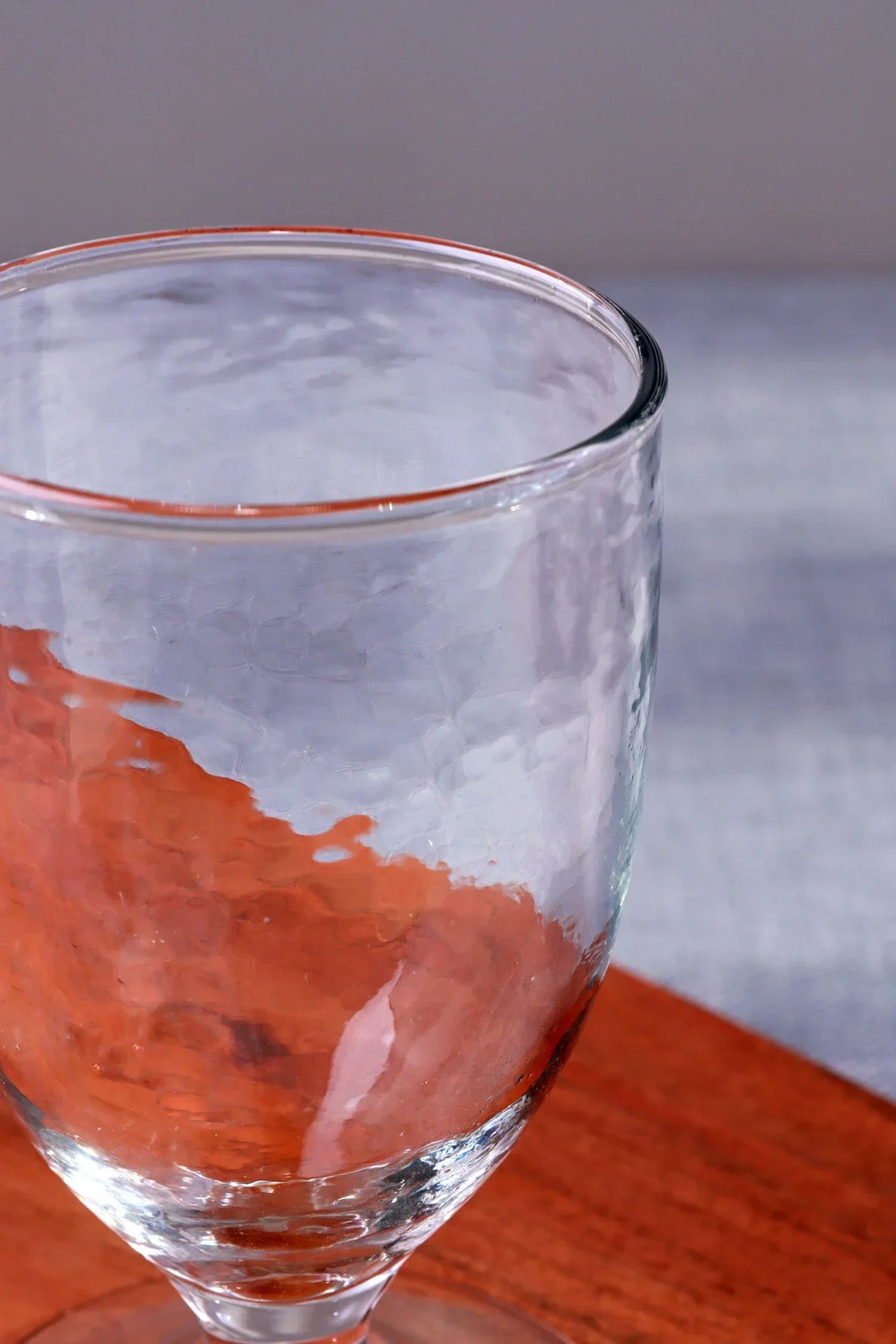 Yaki Hammered Wine Goblets Handblown Glass Set of 4 — close-up view, G Decor