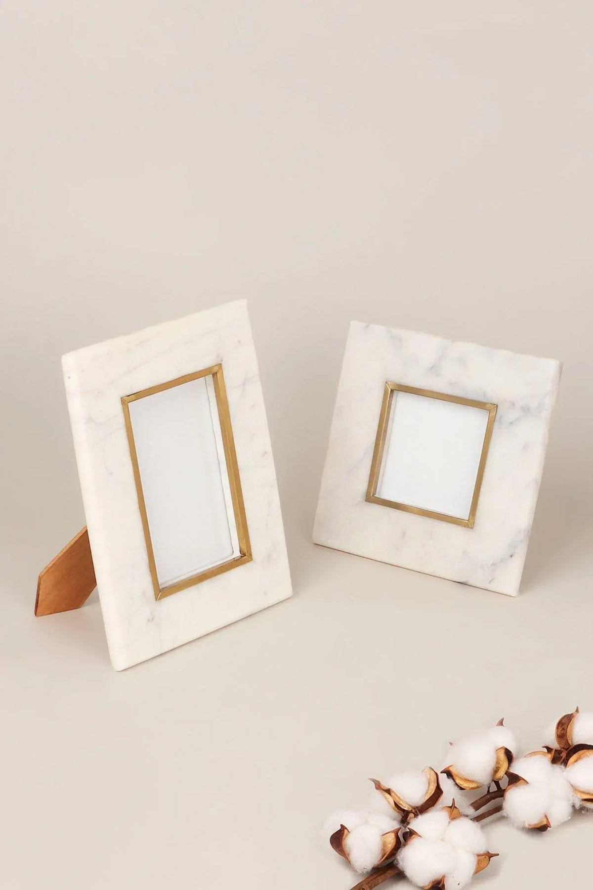 Soléa Dorada White Marble and Brass Photo Frame — G Decor