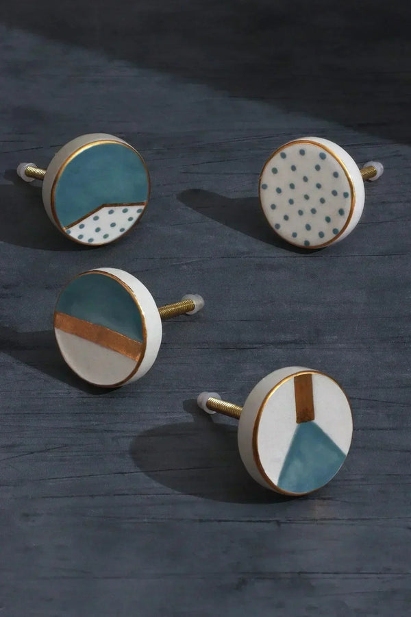 How Many Cabinet Knobs Does a Kitchen Need?