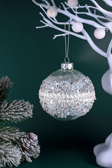 Eisklarer, handverzierte Glasperlenkugel – Silber & Kristall