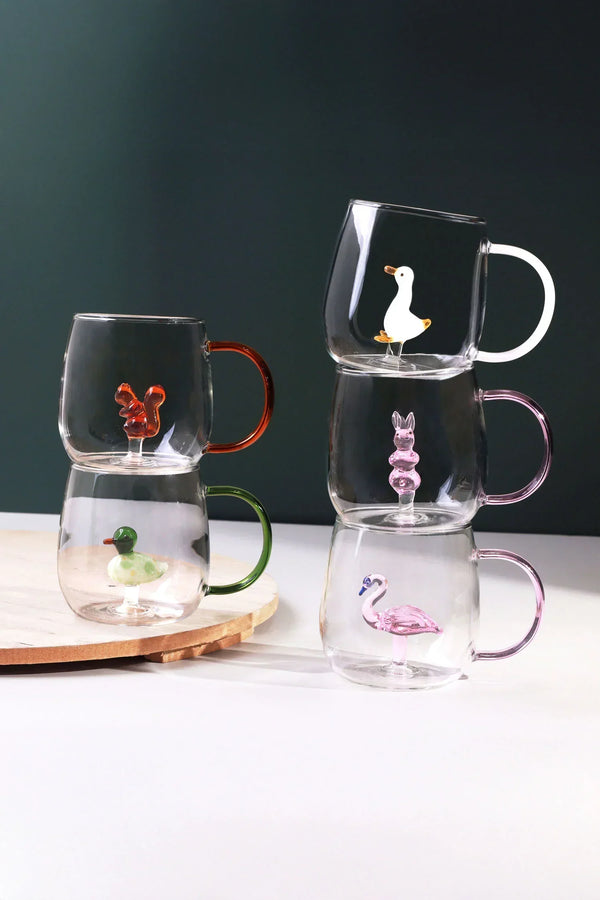 Niedliche Tierfiguren-Glastassensammlung