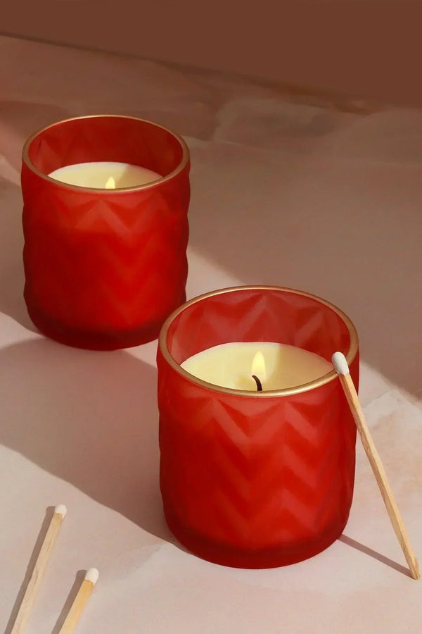 Mira Candle Co. Frische Baumwolle Sojawachs-Paar im karminroten Glas