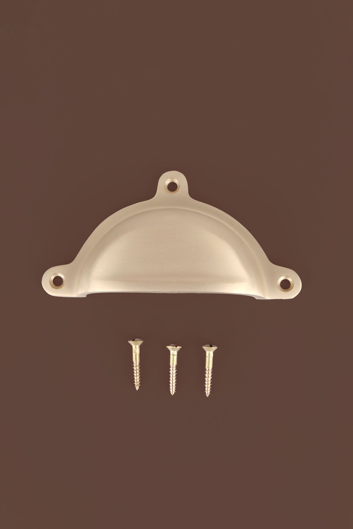 Classic cup pull in satin brass