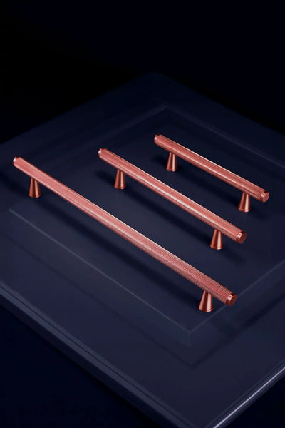 Chelsea Diamond-Knurled Brass Bar Pull Handle in Rose Gold (Rose Brass) Finish