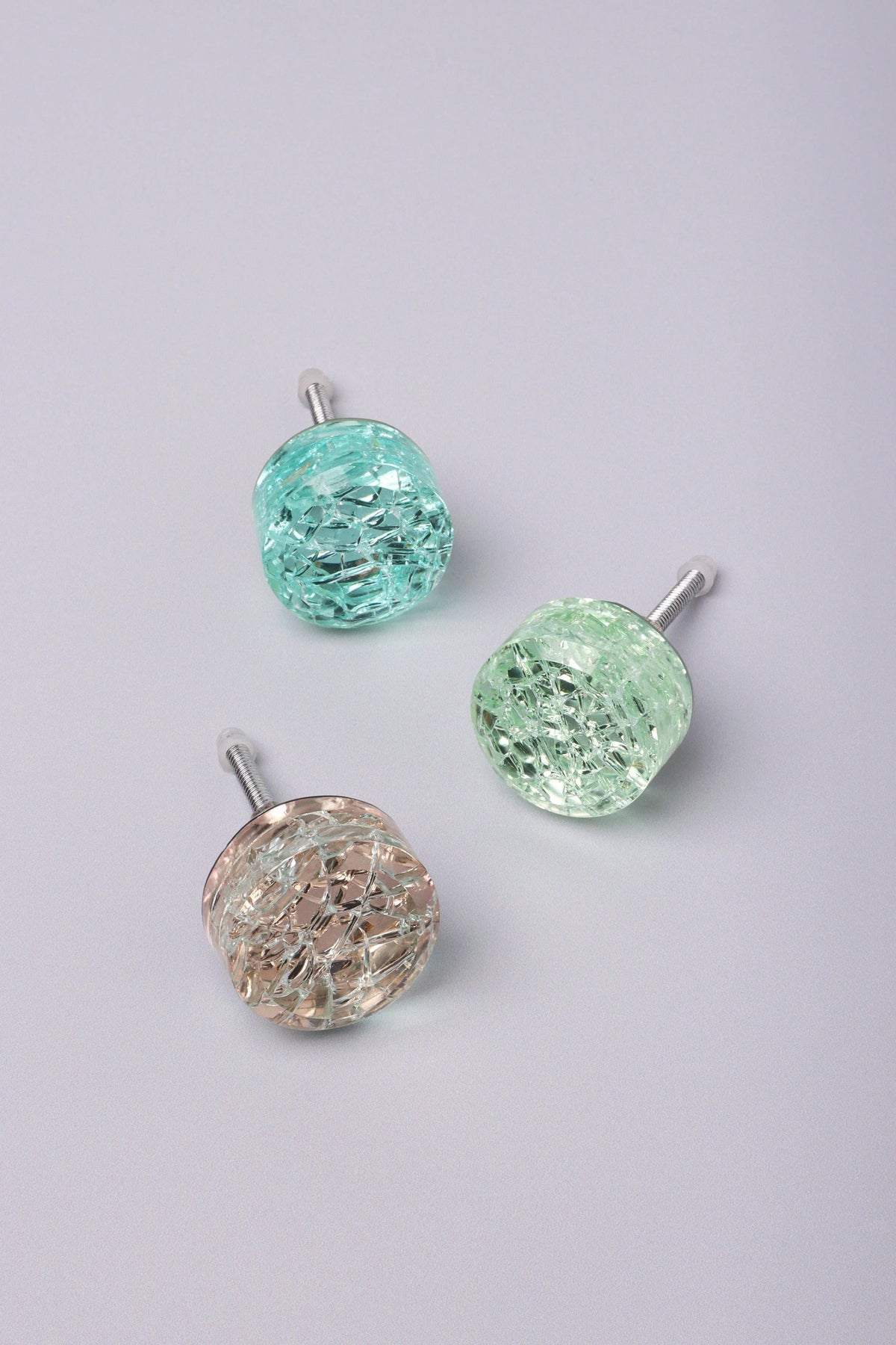 Cascadia Aurora Crystal Crackle Cabinet Knob in Light — G Decor